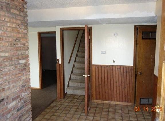 3rd image of 13716 Wellington Cres