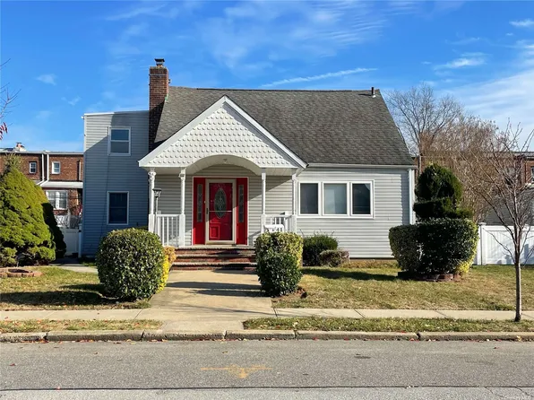 41 Edgeworth St, Valley Stream, NY 11581
