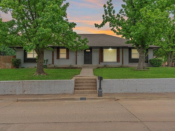 3rd image of 1213 Pine Oak Dr