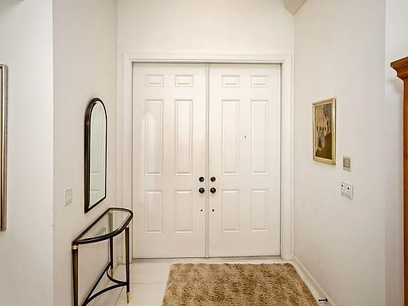 entryway_700[1]
