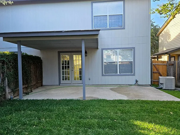8014 Galaway Bay — Photo 7