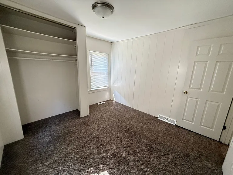 906 Helena Ave — Photo 16
