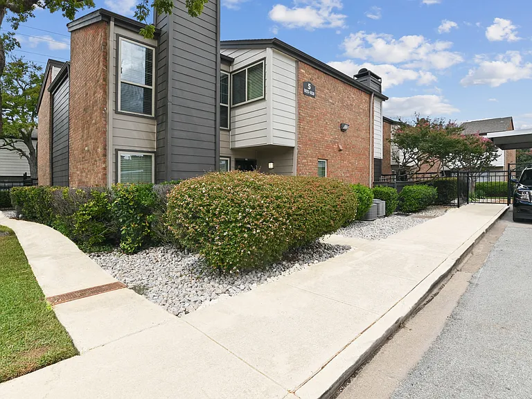 Davenport Apartments — Photo 34