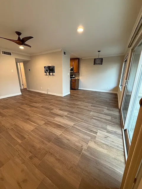 2 bed, 955 sqft, $2,000 — Photo 4
