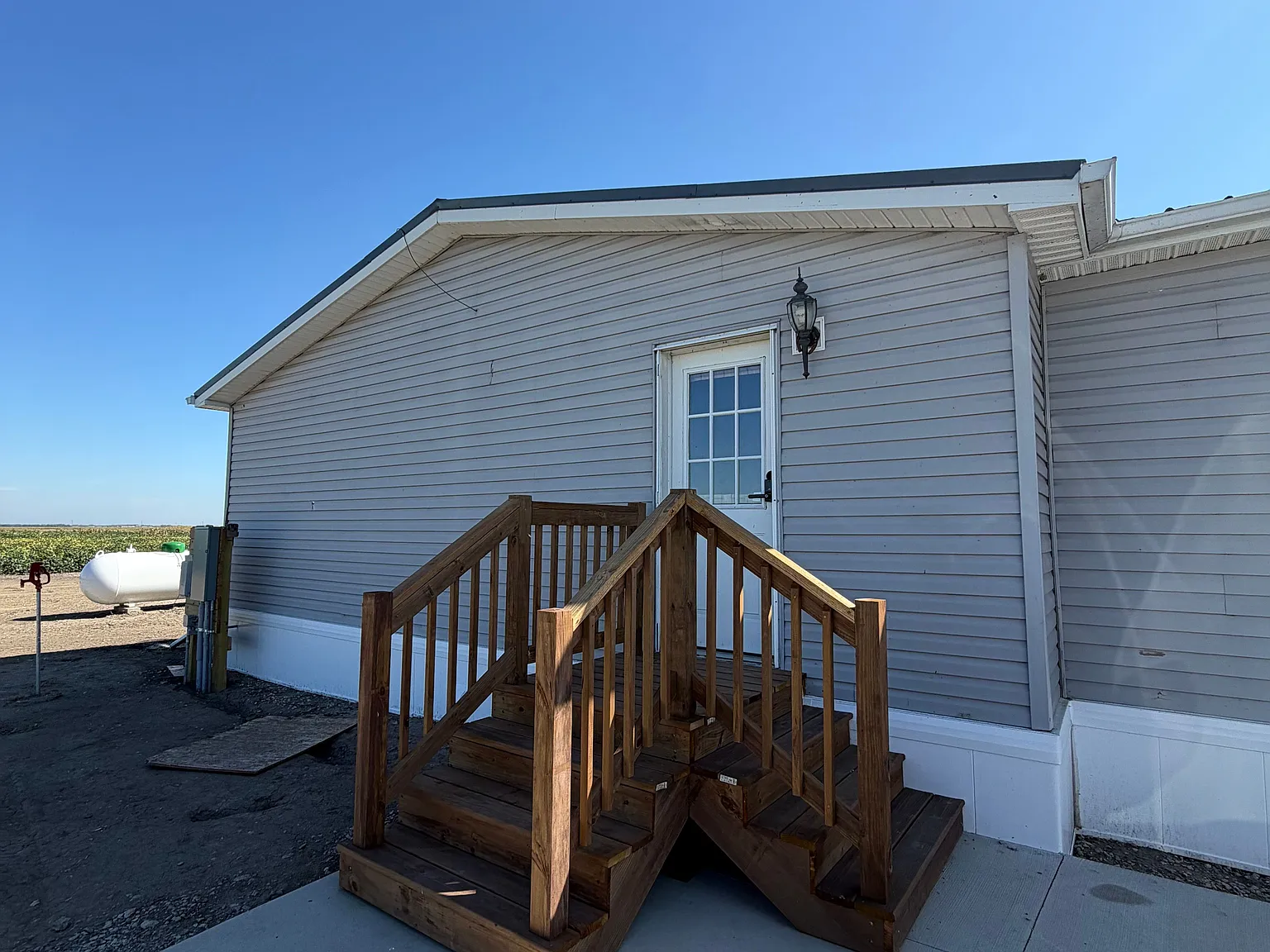 4 bed, 2.0 bath, $4,000 — Photo 4