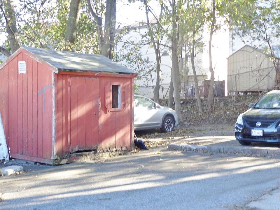 2nd image of 482 Ferry St