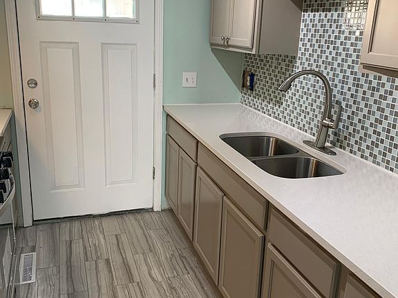 5th image of 107 Regan St #2B