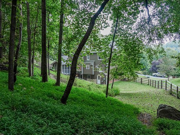 5th image of 5576 Westbriar Ct