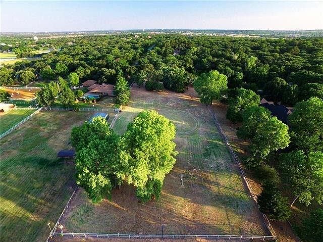 1st image of 1116 Oakwood Dr