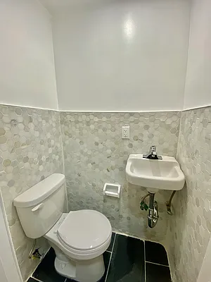 Rented by CMV Realty Inc. | media 21