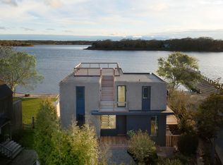 374 W Neck Rd, Southampton, NY 11968