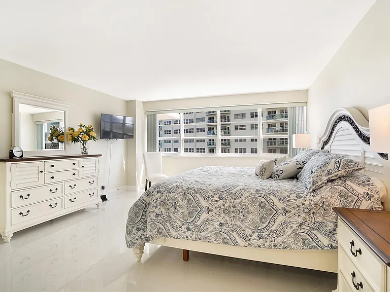 3430 Galt Ocean Dr #410 — Photo 26