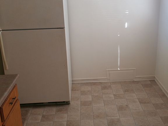 4th image of 1421 Pineola Ave