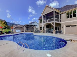 133 McDowell Rd, Mills River, NC 28759