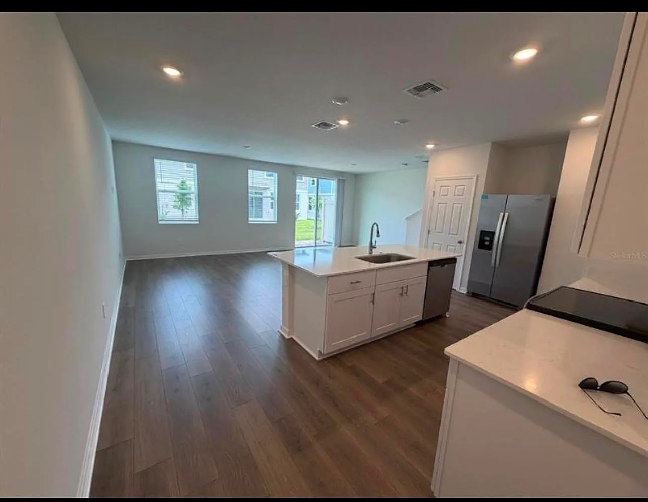 3 bed, 2.5 bath, 1566 sqft, $2,400 — Photo 3