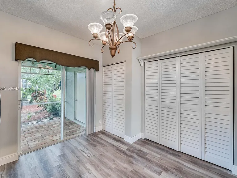 8040 Sanibel Dr #8040 — Photo 13