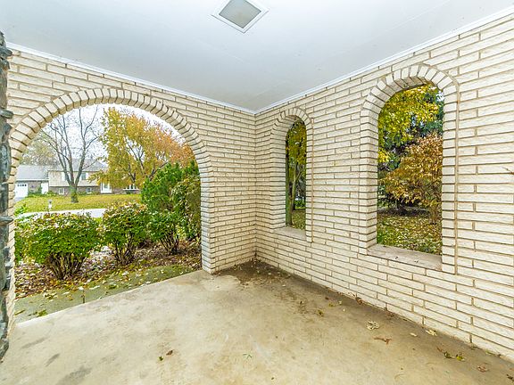 5th image of 10448 Helene Ave