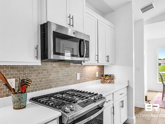 4th image of 286 Cypress Bend Dr