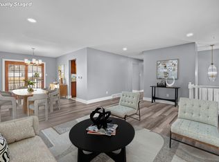 705 41st St, West Des Moines, IA 50265
