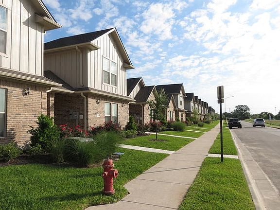 2nd image of 3506 Kenyon Dr