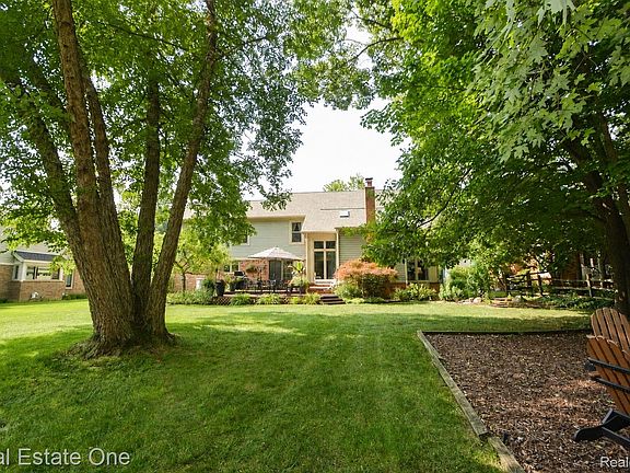 4th image of 1370 Springwood Ln