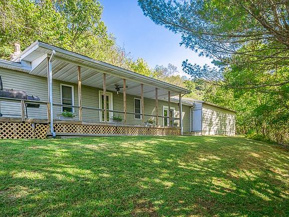 2nd image of 527 Warren Dr