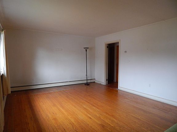5th image of 8 Petri Ave