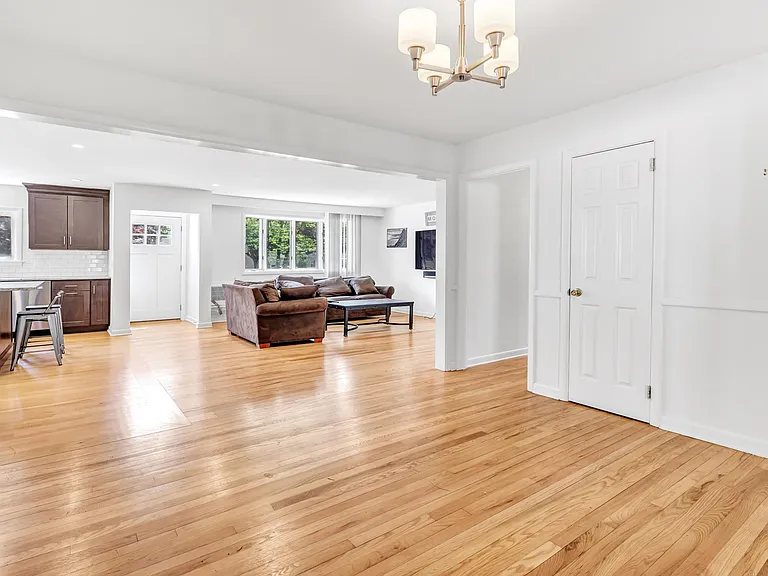 46 Waller Rd — Photo 12