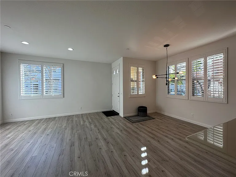 611 McKenna St — Photo 5