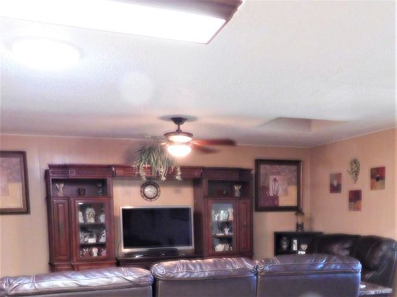 5th image of 1420 N Meadow Ave