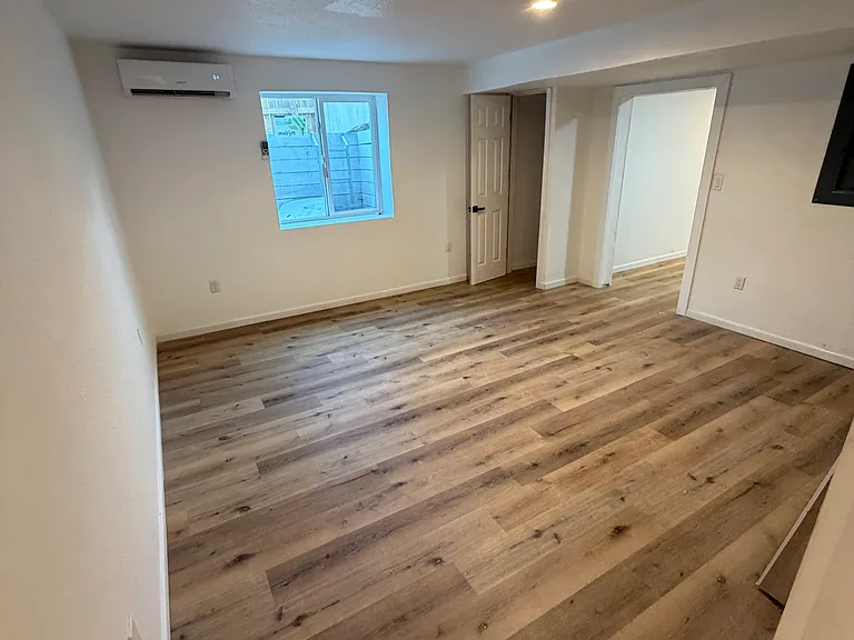 414 N Meldrum St #BASEMENT — Photo 7