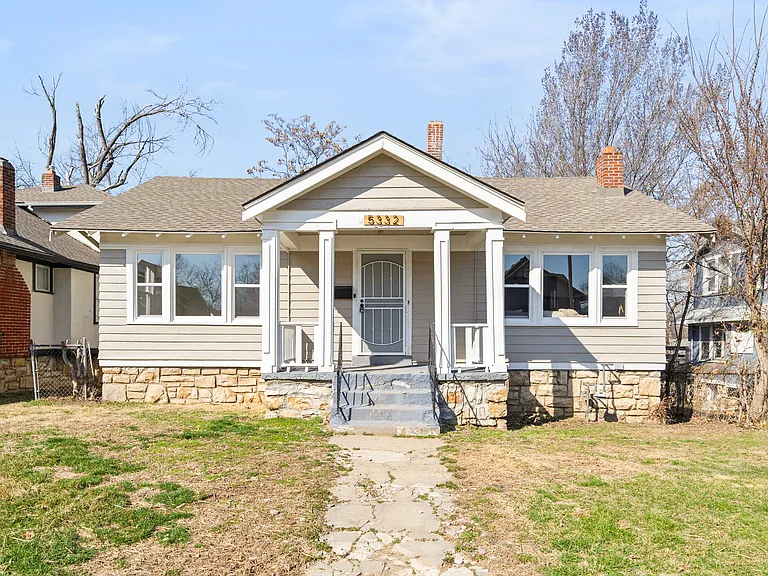 Highland Ave — Photo 14