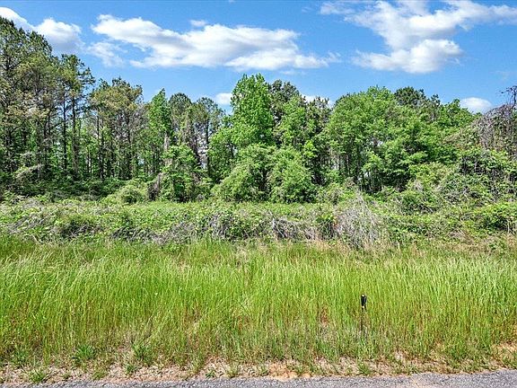 4th image of 6 Mill Creek Rd