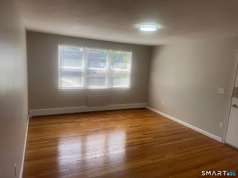 752 New Britain Ave #4 — Photo 7