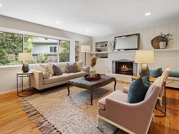 3rd image of 4184 King Arthur Ct