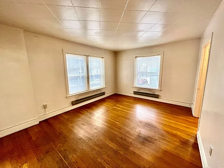 UW01 Levere-4105 Brooklyn Ave NE — Photo 23