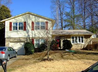 5144 Pumphrey Dr, Fairfax, VA 22032