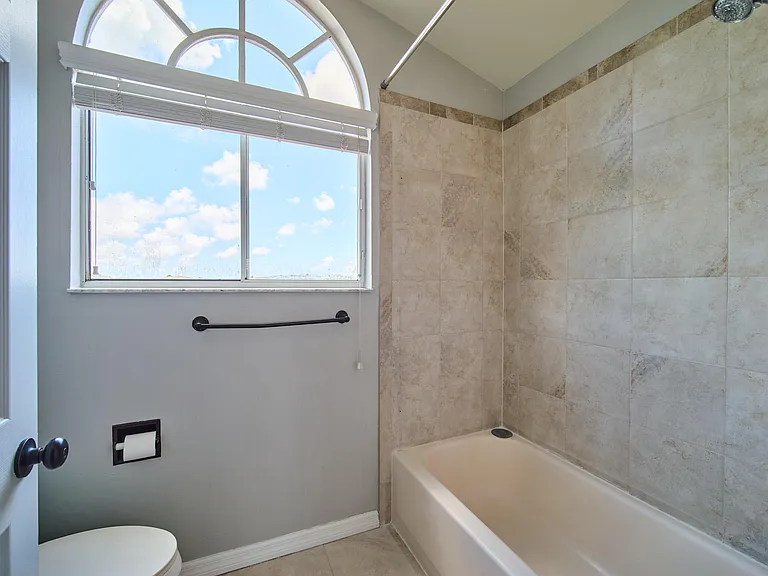 13201 Glenmoor Dr — Photo 22