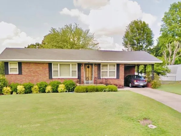303 W Fairlane Dr, Greenfield, TN 38230