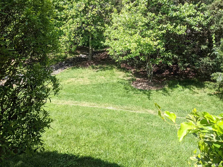 200 Charleston Ln — Photo 29