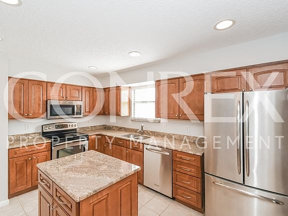 4th image of 11064 Mandarin Station Dr W