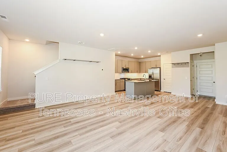 2708 Fordham St — Photo 4