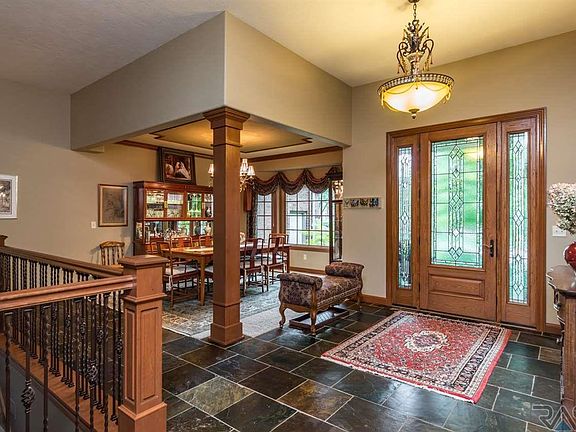 2nd image of 2212 W Black Rock Cir