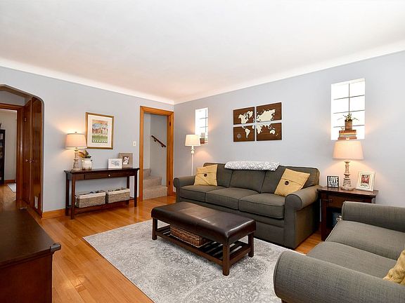 3rd image of 5307 N Melvina Ave