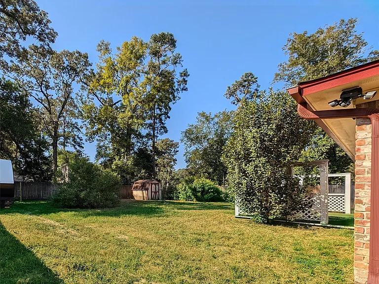 3215 Royal Oaks Dr — Photo 23