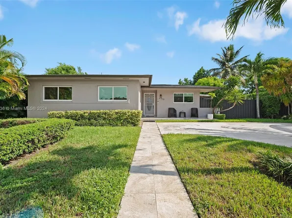 5830 NW 118th St, Hialeah, FL 33012