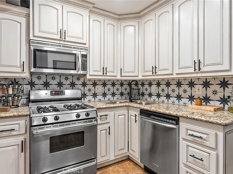2371 Spring Oak Dr — Photo 14