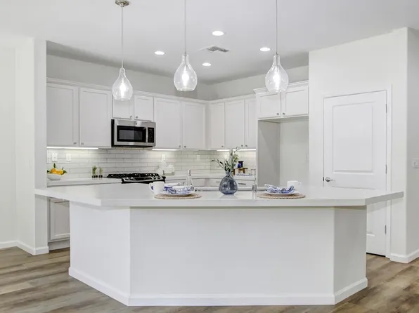 7508 Abbey Cir, Elk Grove, CA 95757