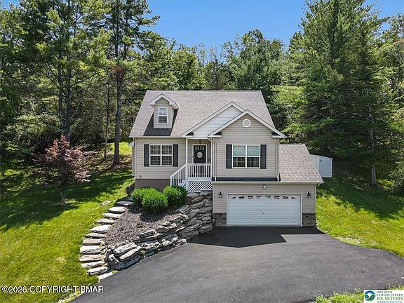 2nd image of 401 Pierce Ln #103