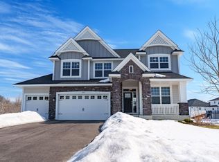 1520 Willow Cir, Victoria, MN 55386